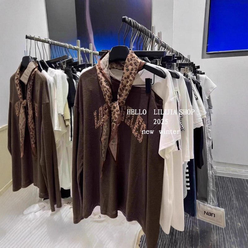 [Ready Stock in Our Own Factory] Summer New Leopard Print Letter Slanted Shoulder Long-Sleeved T-Shirt Women's Sun Protection Blouse