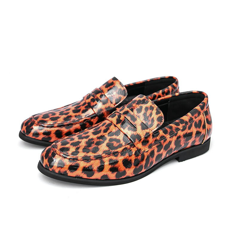 Zapatos Lofu para hombre transfronterizos 46 tallas grandes verano nuevos zapatos casuales moda hombres con estampado de leopardo zapatos de cuero de un pie al por mayor