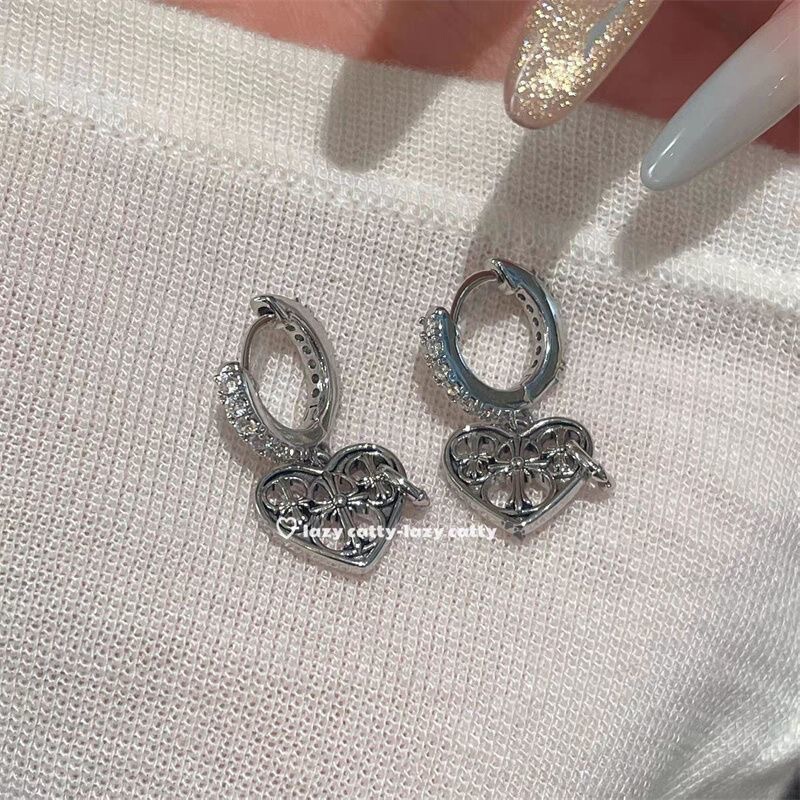 Sweet and Cool Spicy Girl Heart-Shaped Cross Earrings with Copper and Diamond Design, Perfect for Pairing with Denim for Work and Dates Sweet and Cool Spicy Girl Heart-Shaped Cross Earrings with Copper and Diamond Design, Perfect for Pairing with Denim for Work and Dates