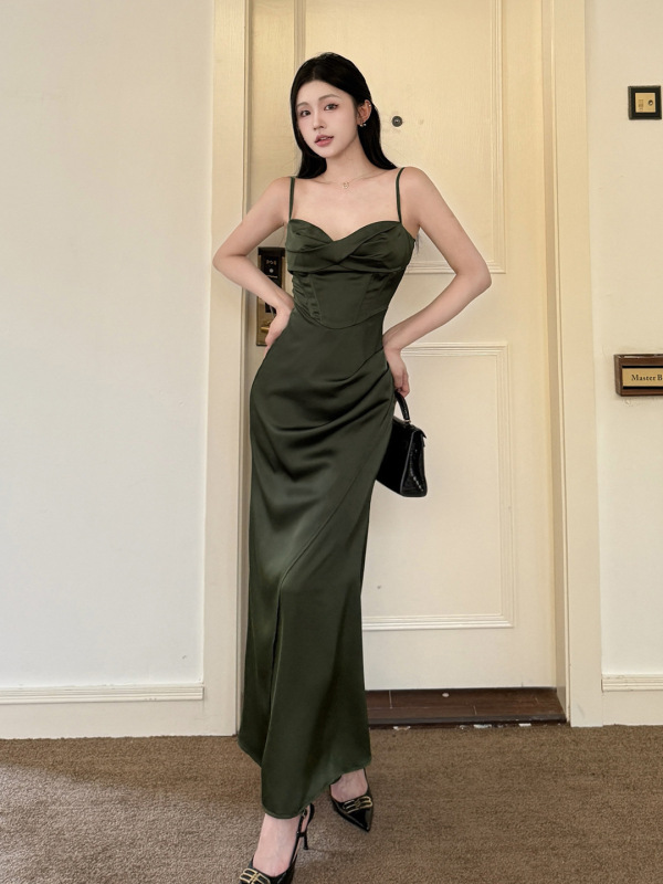 伊莉雅扭结鱼尾摆缎面吊带连衣裙女 夏季高级感收腰连衣裙XY25263|undefined