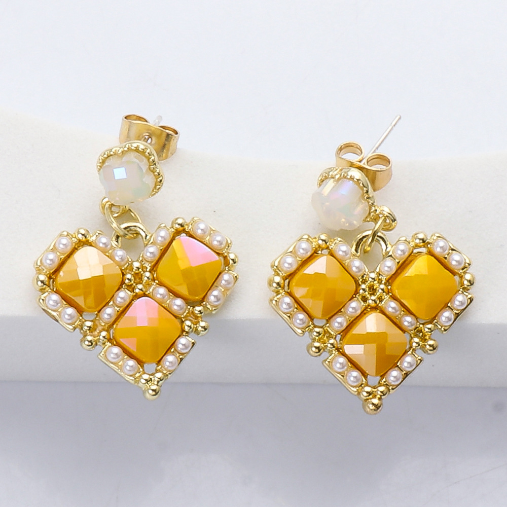 Korean Inlaid Pearl Geometric Heart Earrings display picture 8