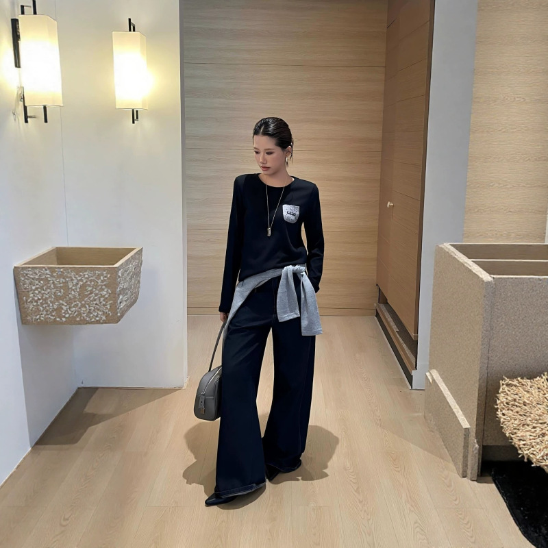 Shenzhen Nanyou High-End Women's Fashion Early Autumn Versatile Youthful Slimming Simple Pocket Numbered Top Shenzhen Nanyou High-End Women's Fashion Early Autumn Versatile Youthful Slimming Simple Pocket Numbered Top