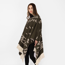 2025新款流苏套头披风斗篷外穿披肩保暖大披肩外搭高级感几何图案