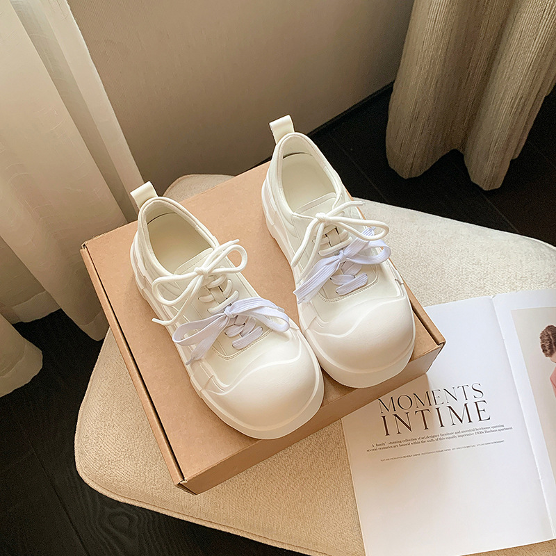 Giày sneaker nữ chunky đế dày mũi tròn phối màu dây buộc cổ sâu — màu trắng, màu đỏ
