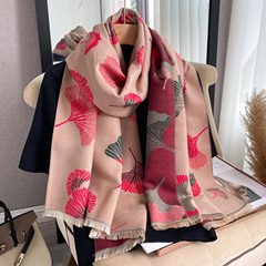 新商品はカシミヤの銀杏の葉のマフラーの女性の越境した韓国版秋冬保温のフリンジストールに似せて、学生は首を囲みます。