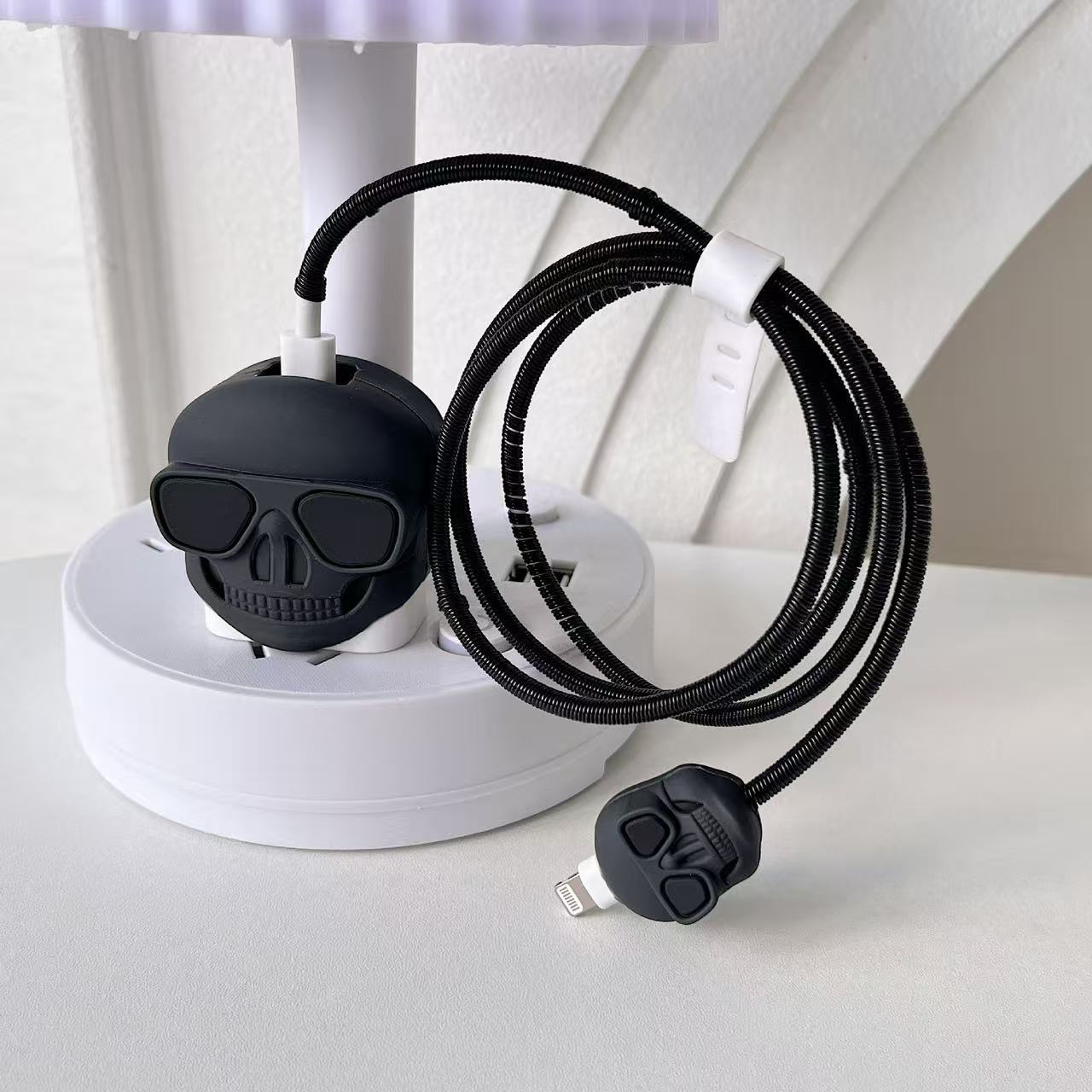 2023 nuevo cargador de dibujos animados cubierta protectora adecuada para Apple carga rápida cabeza 18/20W estándar europeo estándar americano aplicable