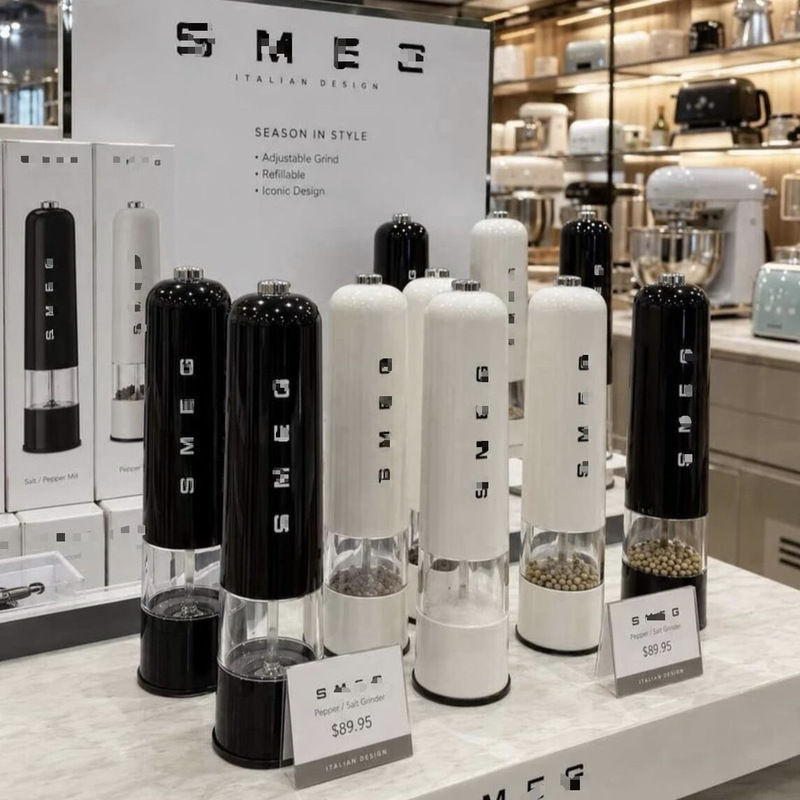SMEG Electric Salt and Pepper Grinder Kitchen Spice Jar Black and White Dual-Color Household Grinding Jar SMEG Electric Salt and Pepper Grinder Kitchen Spice Jar Black and White Dual-Color Household Grinding Jar