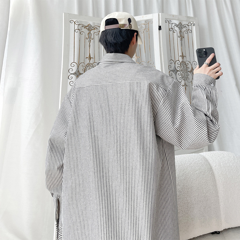 Black And Whie Sriped Sun-proecive Long-sleeve For Men, Summer American-syle Cleanfi, High-end Rero Layering_voghion.com