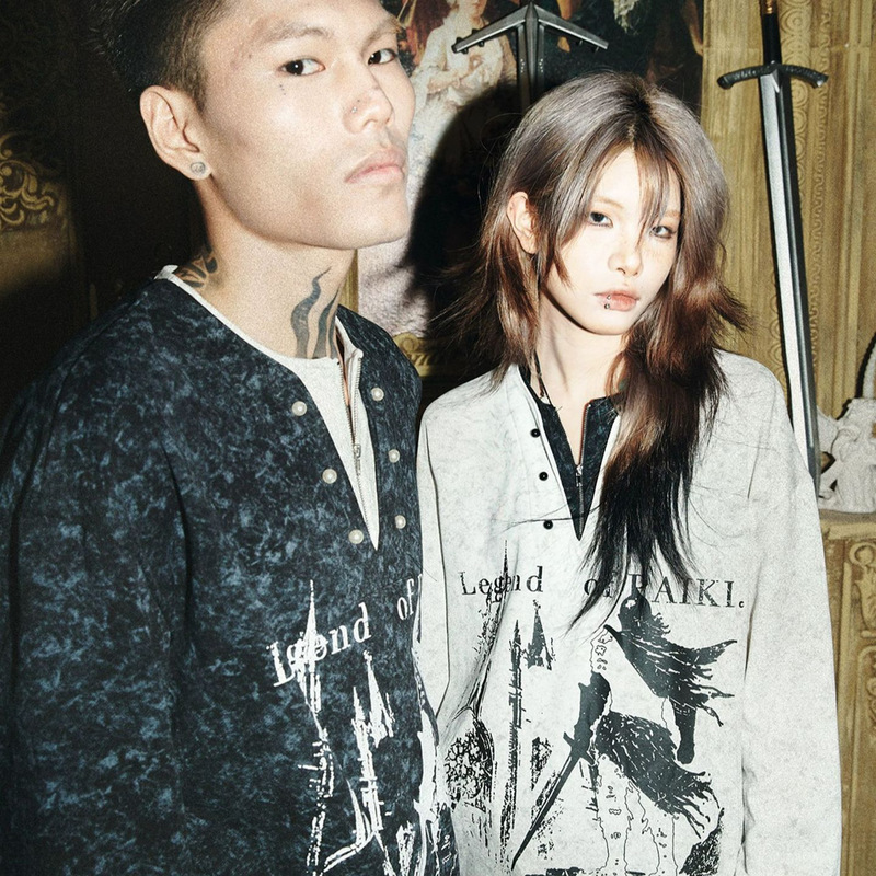American Subculture V-neck Long Sleeve Sweatshirt for Men and Women, New Half-Open Collar Fake Two-piece T-shirt, Y2K Punk Loose Top American Subculture V-neck Long Sleeve Sweatshirt for Men and Women, New Half-Open Collar Fake Two-piece T-shirt, Y2K Punk Loose Top