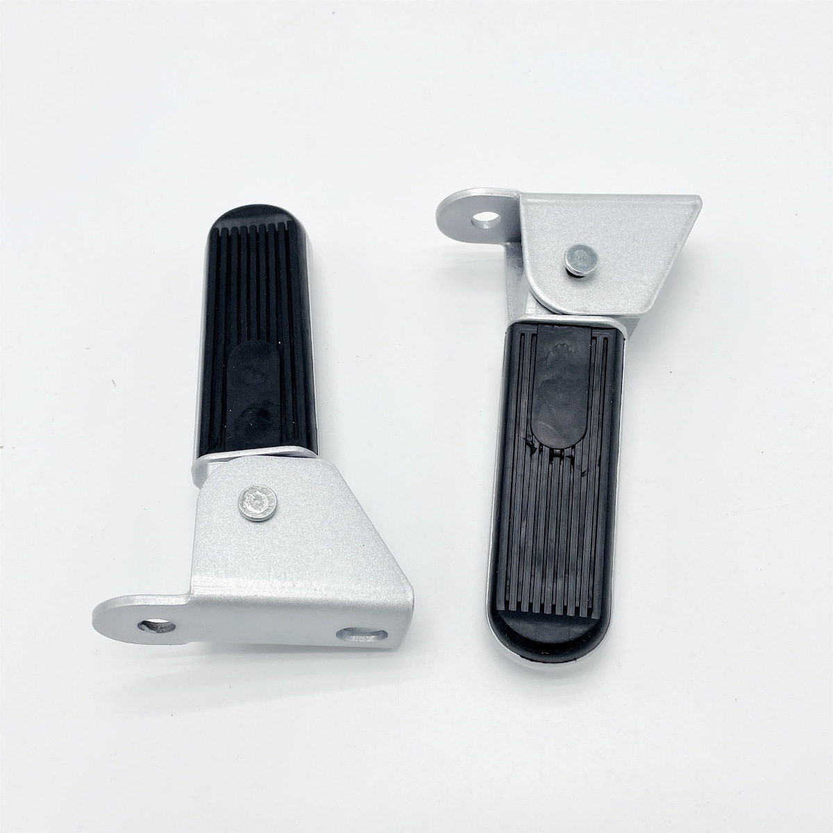 Suitable for Yadi Electric Vehicle Pedals Ouyi N1 Shangteng Dumbo Cool K Le Yuan Rear Footrest Pedal Rear Seat Pedal