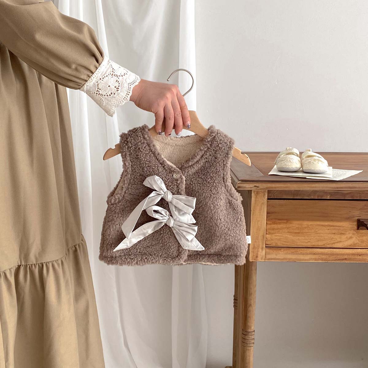 INS estilo coreano otoño e invierno Bebé Chaleco de terciopelo de doble cara chaleco cálido bebé de las mujeres más arco de terciopelo engrosado Chaleco de lana de cordero