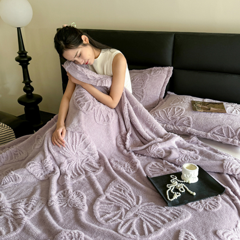 Torre de viento de lujo ligero transfronterizo Fufu terciopelo color sólido jacquard multifunción manta manta manta de sofá de mariposa jacquard de una sola capa manta al por mayor