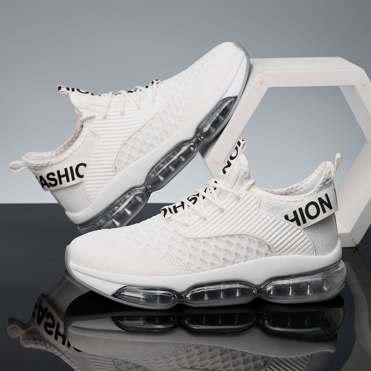 Breathable White Mesh Running Shoes For Men With Air Cushioning_voghion.com