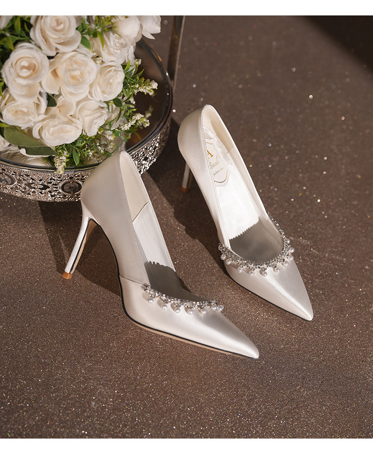 White Stiletto Heels With Pearl Chain For Wedding Engagement_voghion.com