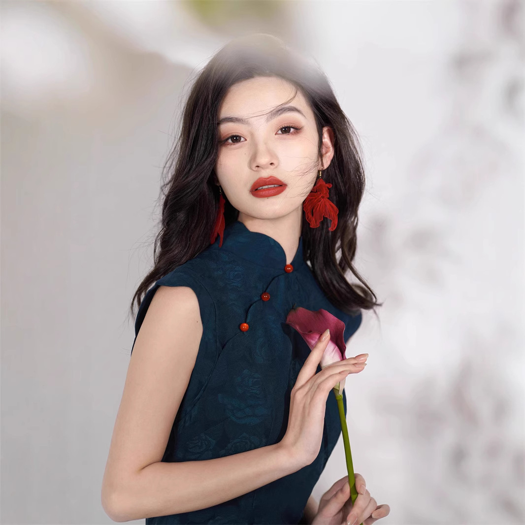 Blue Jacquard Elegant Cheongsam 2025 Old Shanghai Improved Retro Republic of China Long Young High-end dress Summer