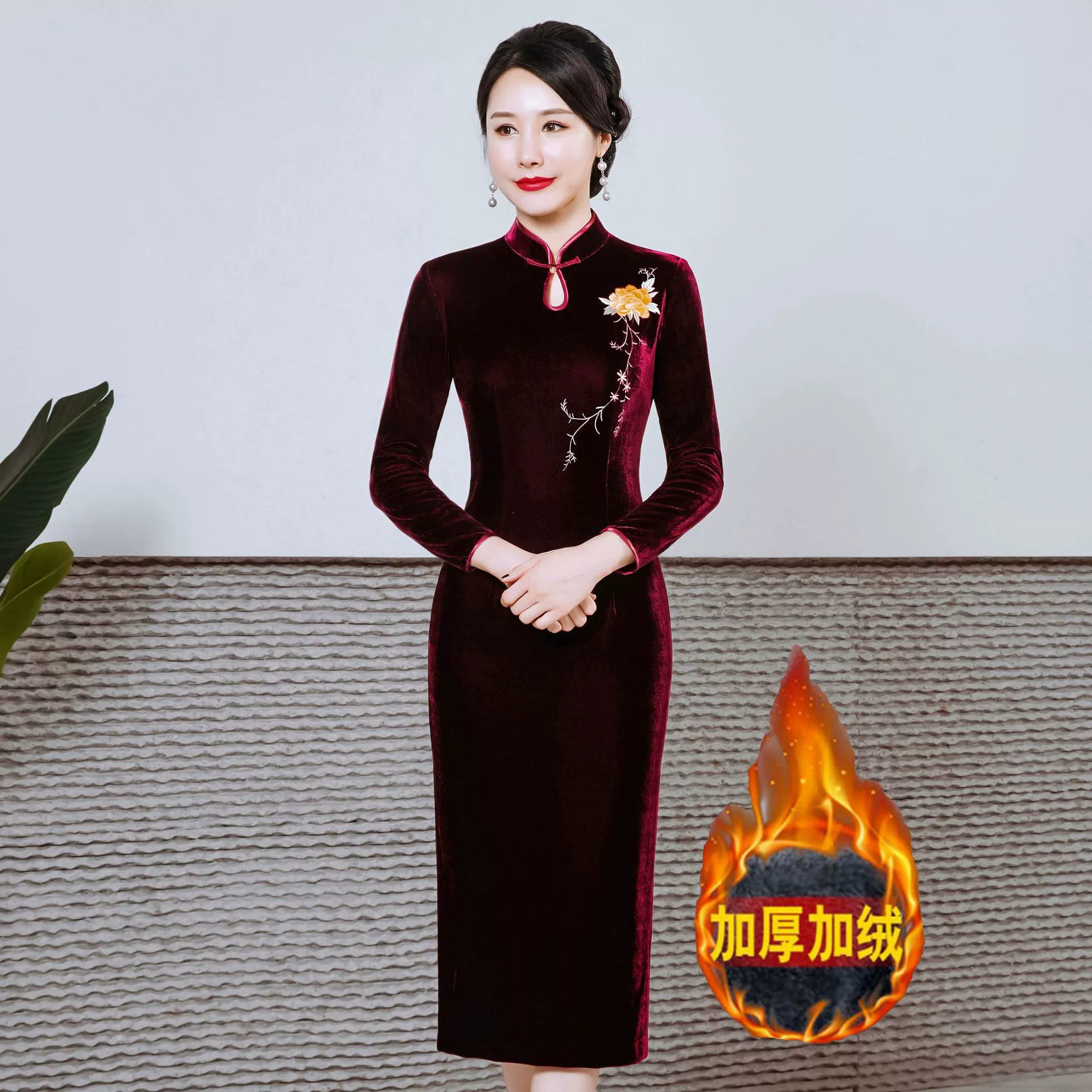 Шэньчжэнь высокого класса на флисовой подкладке утолщенные Cheongsam осень и зима Новый Красный Свадебный банкет среднего возраста и пожилых платье плюс Размер женщин юбка оптом