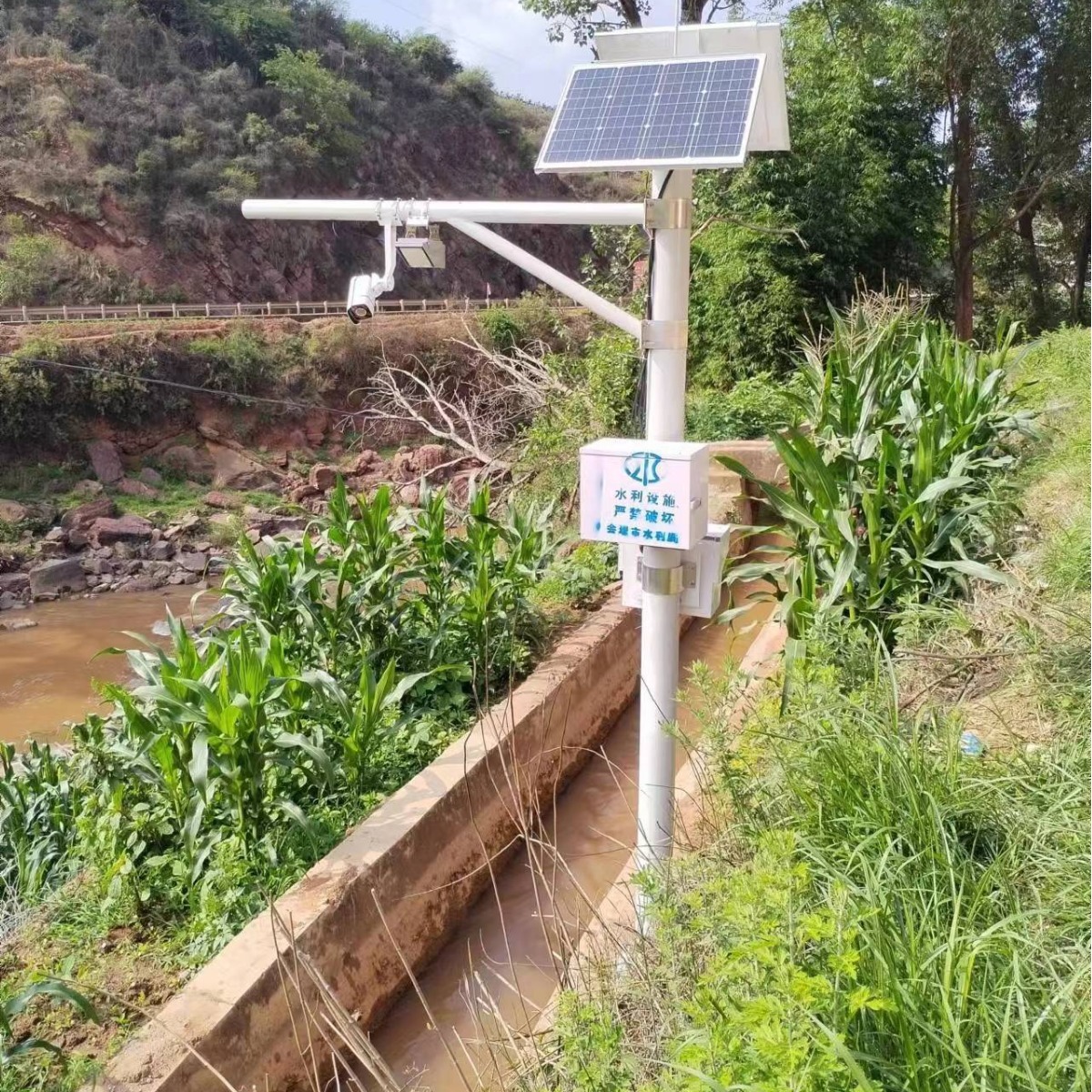 渠道雷达流量计 安耐恩 水渠流速测量仪 雷达流量监测站