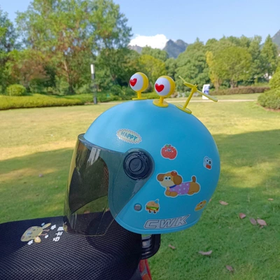 New National Standard Certified Winter Warm and Comfortable Electric Vehicle Motorcycle Safety Windproof Helmet for 1-8 Years Old, Cute and Resistant to Falling (Motosiklet kaskı (dəbilqə)) - light-blue-tea-length-yellow-heart-eyes-yellow-windmill-1-8-years-old-happy-dog-winter-helmet