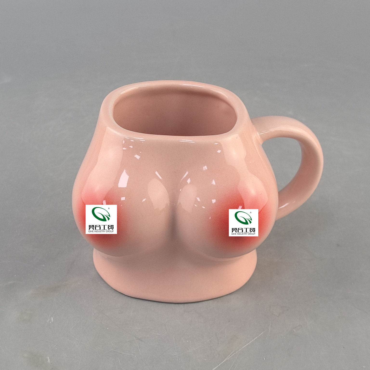 Creativo transfronterizo pequeño libro rojo estilo caliente ins pecho creativo personalidad divertida taza de café arte corporal taza de agua de cerámica