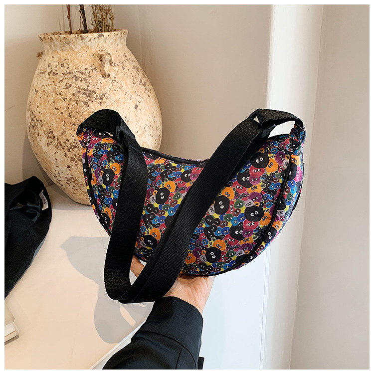 Knödel Schulter Mode Cartoon Anime Unterarm Dutt Lässig Niedlich Rolling Edge Farbe Kontrastierende Umhängetasche_voghion.com