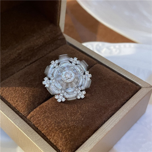 Snowflake ring comes and goes, rotates, light luxury crystal, high-end, exaggerated, niche, fashionable and personalized index finger ring for women