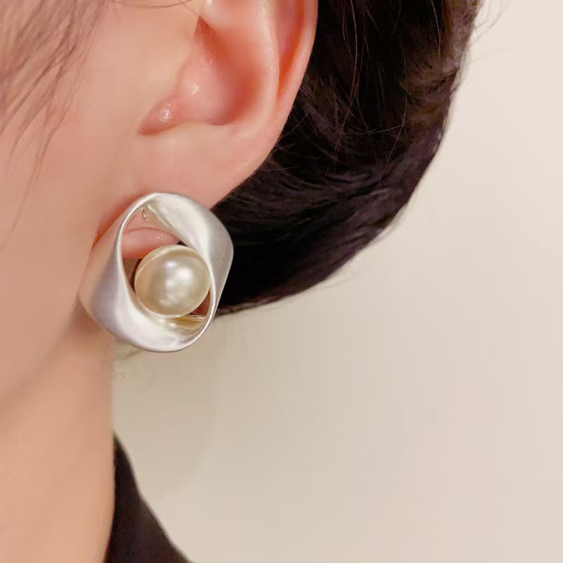 2026 nuevo anillo Mobius perlas perlas de alta calidad mate temperamento elegante simple perlas al por mayor