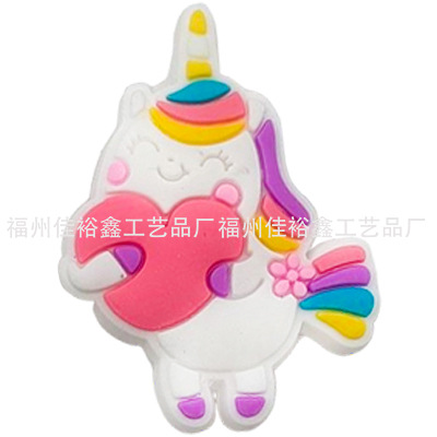 Invierno nuevo colorido unicornio serie agujero Zapatos flor Polaroid Arco Iris pony accesorios para niños transfronteriza en stock