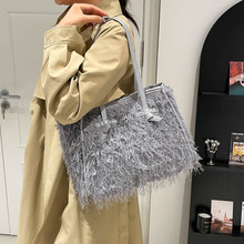 �r�����K����Ů������Ůʿ�μ���r��ͨ�ڰ������W�����e���ذ�