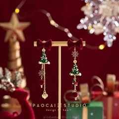 立体クリスマスツリーピアス甘いかわいいクリスマスイヤリング新年プレゼントイヤリング耳穴なし耳クリップ女性卸売り