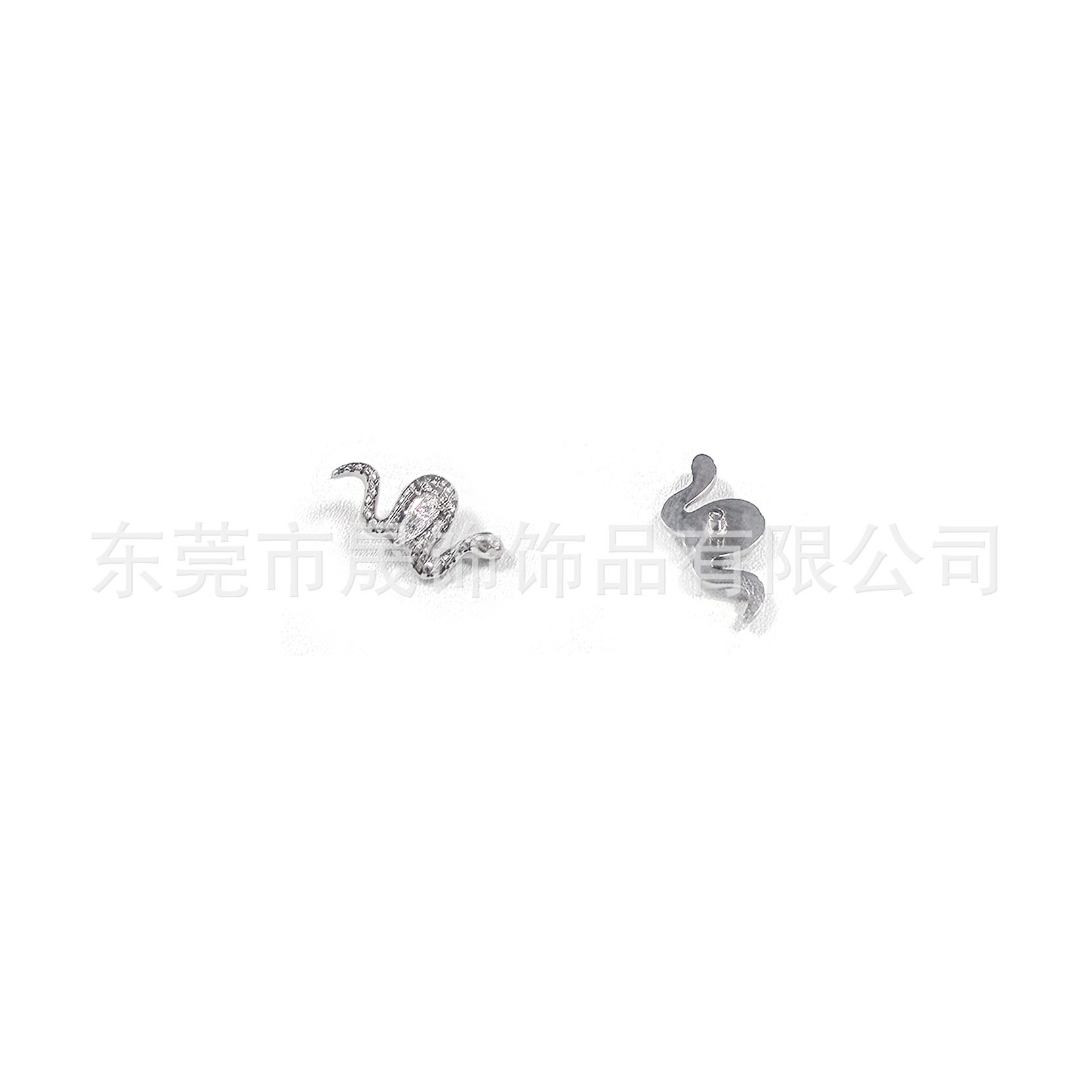 F136 Titanium Alloy 灵动 Snake Ear Stud Studded 5A Cubic Zirconia Helix Cartilage Stud G23 Titanium Internal Thread Labret Stud Piercing Jewelry