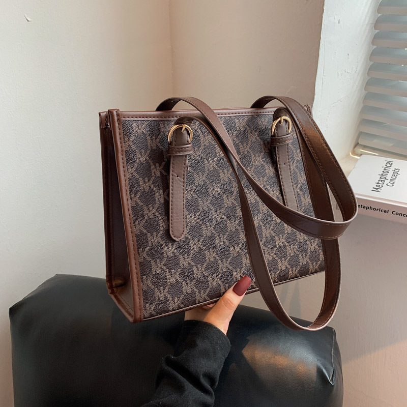 Large Capacity Bag Women's 2021 New Fashionable One-Shoulder Underarm Bag Commuter Stylish Personalized Portable Tote Bag for Women