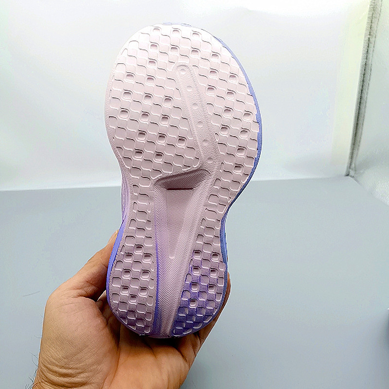 28-32 2025 nuevos zapatos deportivos para niños de tamaño medio y grande, zapatos de rotación ligeros para niños, zapatos de correr para niños