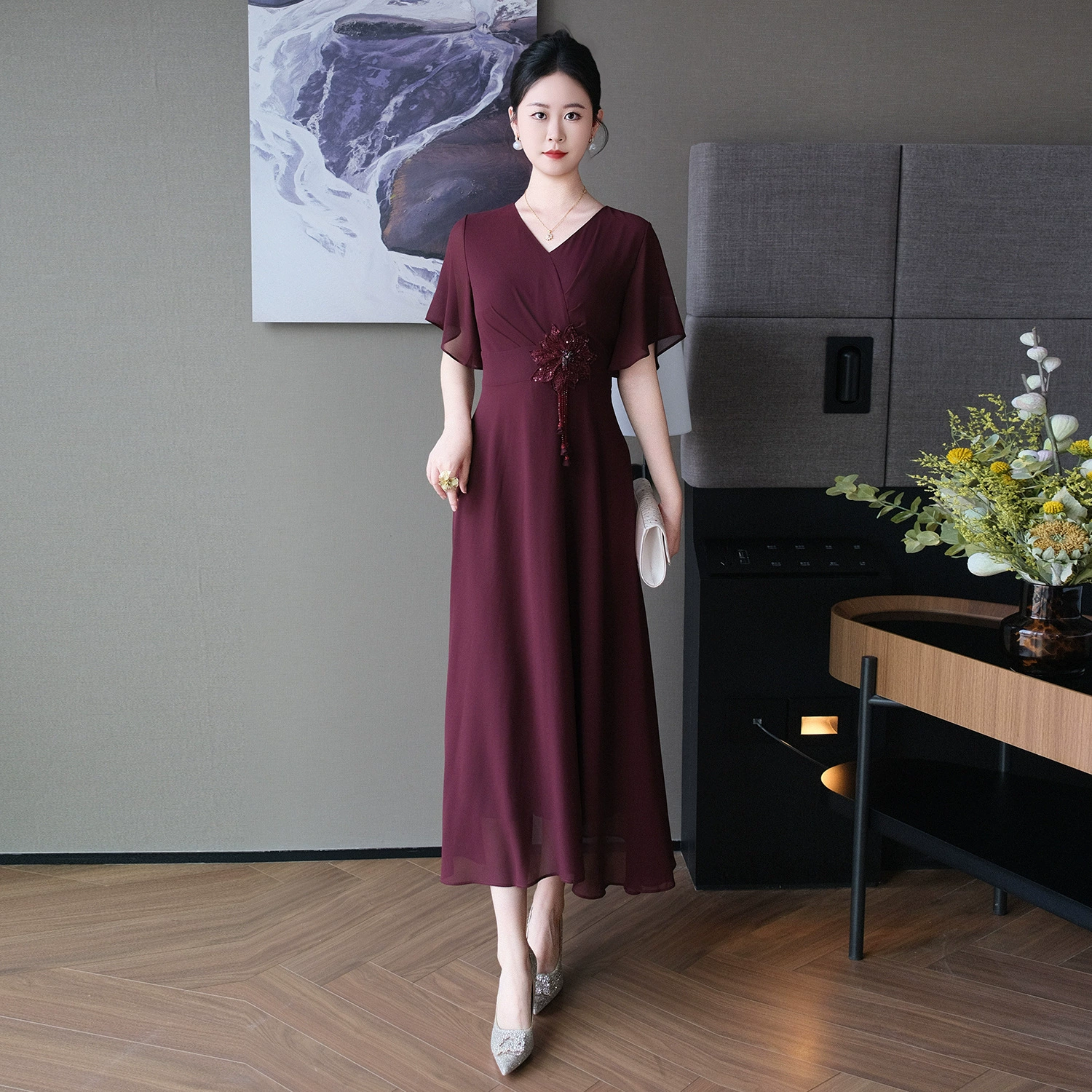 Новый 2025 летняя мода элегантный темпераментный темперамент платье средней и длинной с высокой талией с кисточкой на заводе