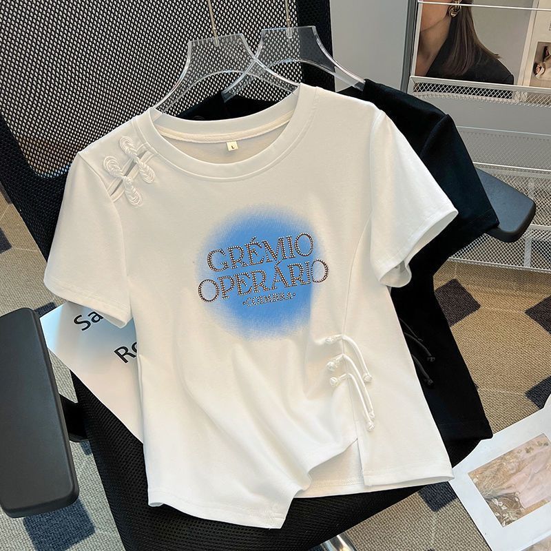 Nueva camiseta de manga corta con cuello redondo de diamantes calientes de estilo chino para mujer, nuevo estilo de alta gama, top casual con hebilla de disco súper atractivo