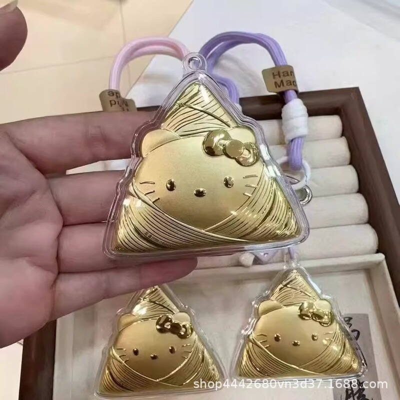 Water Shell Gold Kt Cat Rice Dumpling Keychain Cartoon Strawberry Bear Lv Bag Pendant Mobile Phone Chain Car Pendant