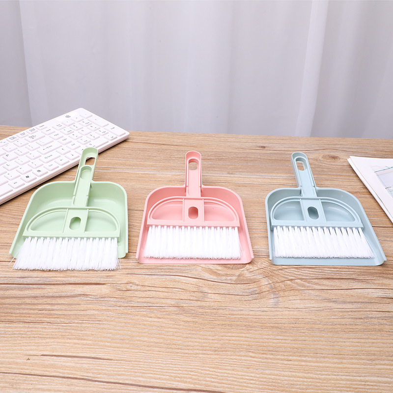 Mini Desktop Broom and Dustpan Two-Piece Set for Cleaning Computer Keyboards, Cleaning Brush, Car-Use Small Broom Set