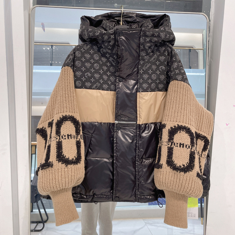 European New Fashion Brand Denim Patchwork Hooded down Jacket for Women with Knitted Sleeves and Letter Embroidery, Thickened with White Duck down European New Fashion Brand Denim Patchwork Hooded down Jacket for Women with Knitted Sleeves and Letter Embroidery, Thickened with White Duck down
