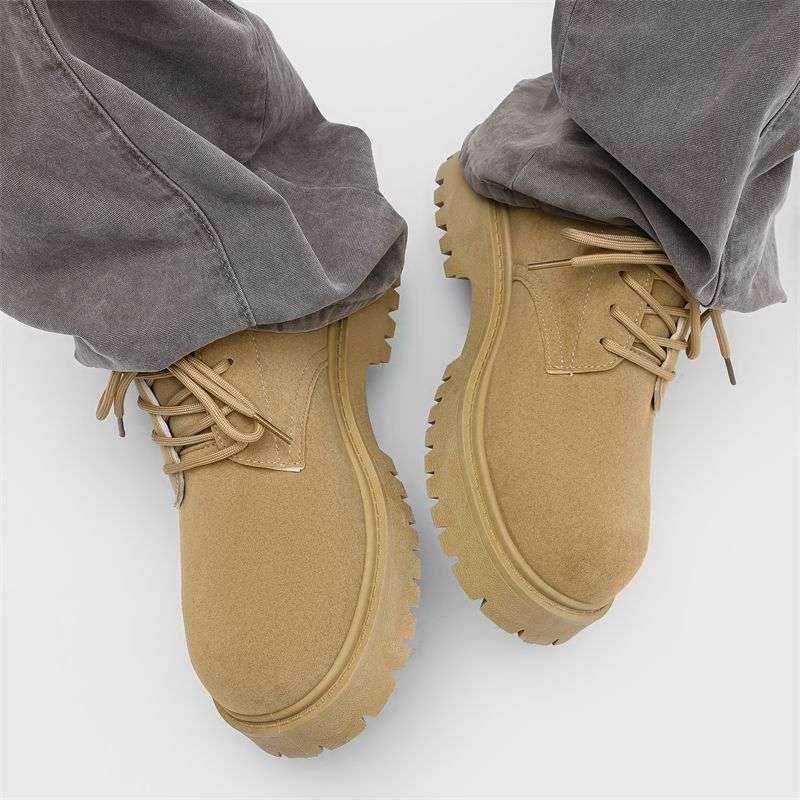 ShoeVault 2025 Neue Derby Spring Low-Top Martin Herren Retro Work Dicke Sohle Höhersteigende Atmungsaktive Wildlederschuhe_voghion.com