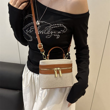 �r��ײɫ����ˮͰ��2025�¿�������ӆμ�б����������鲼Ů��