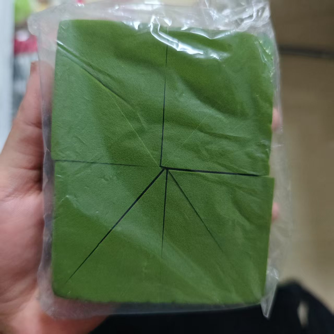 Matcha color rice-shaped eight-cut