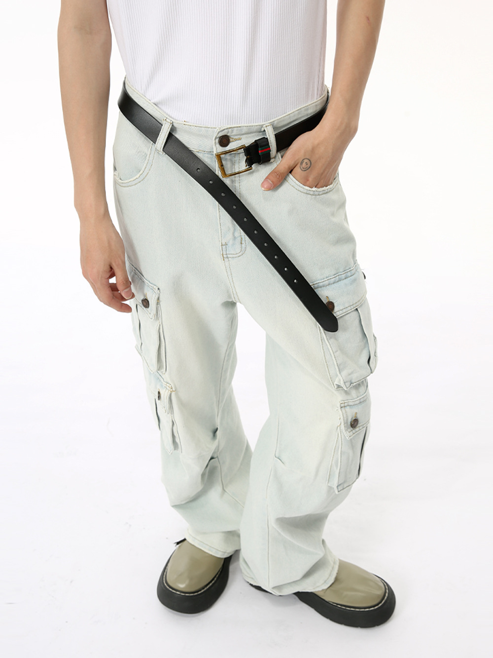 MTLCLOTHES Hombres| 2024 otoño nuevo color claro lavado con agua de bolsillo vaquero herramientas de piernas de cocina