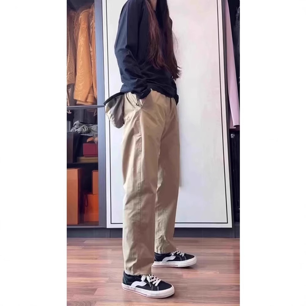 카키색
