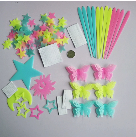 Pegatinas de estrellas fluorescentes nocturnas transfronterizas, copos de nieve de la luna, pegatinas de pared de dormitorios de estrellas al por mayor