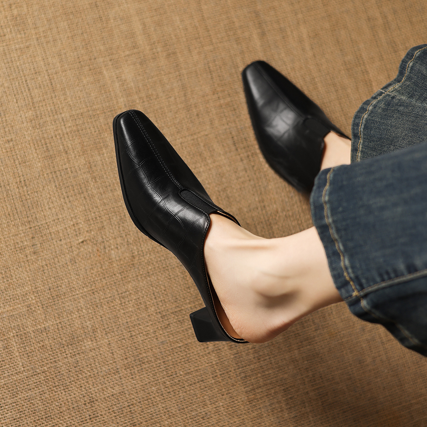 Sandal cao gót nữ mũi nhọn quai ngang gót 5 cm — đen