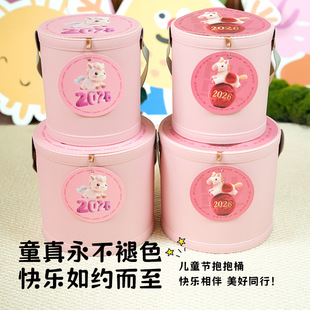 ��һ��ͯ����ɫ���ᱧ��Ͱ�A�ο�ͨ�ɐ۶Y�Ѓ�ͯ���ֶY���b�Ў��w
