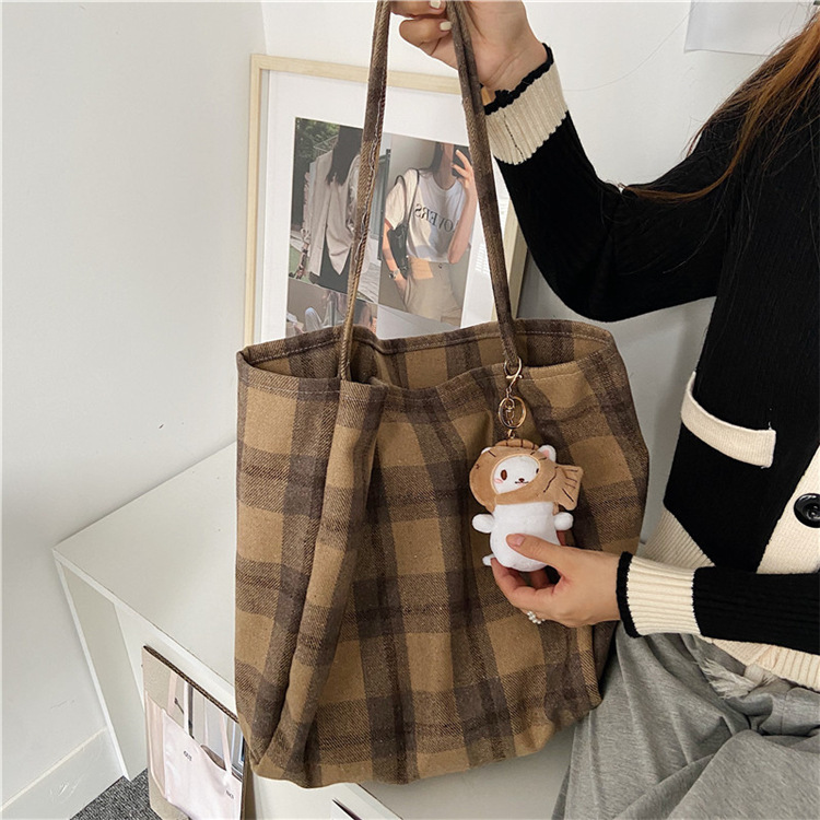 0981 Simple ins checkered woolen single-shoulder bag, hand-held cloth bag, student large-capacity shopping bag, laid-back style women's bag undefined