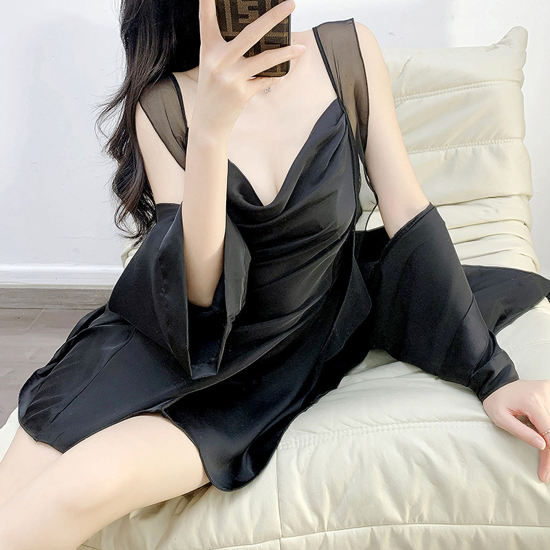 블랙 재킷 + 잠옷