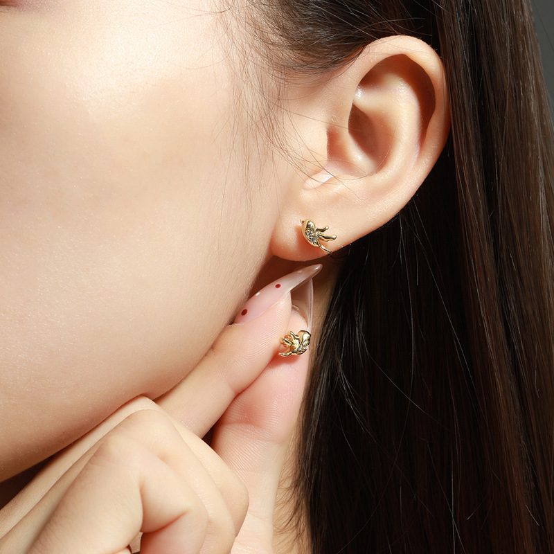 Xuping joyería serie de dibujos animados animales pájaros pernos de orejas de aleación de oro 14K para mujeres pendientes de moda de nicho