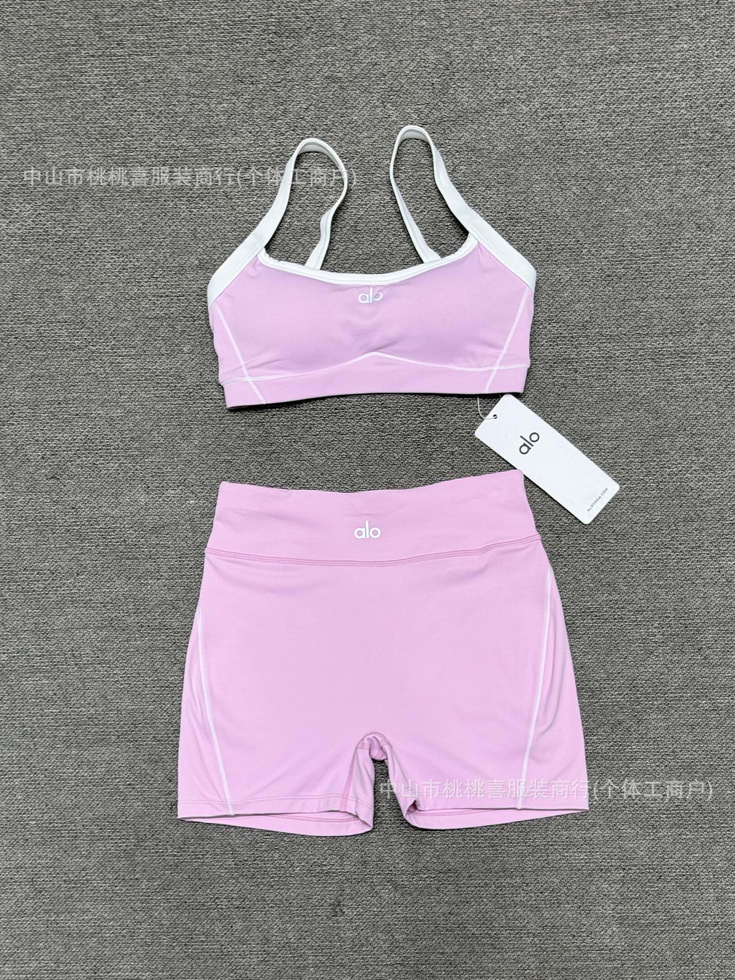 Inventario desnudo de alta elasticidad yoga conjunto de sujetadores de cintura de elevación de cadera línea de acondicionamiento de forma pantalones cortos de ejercicio al aire libre para mujeres