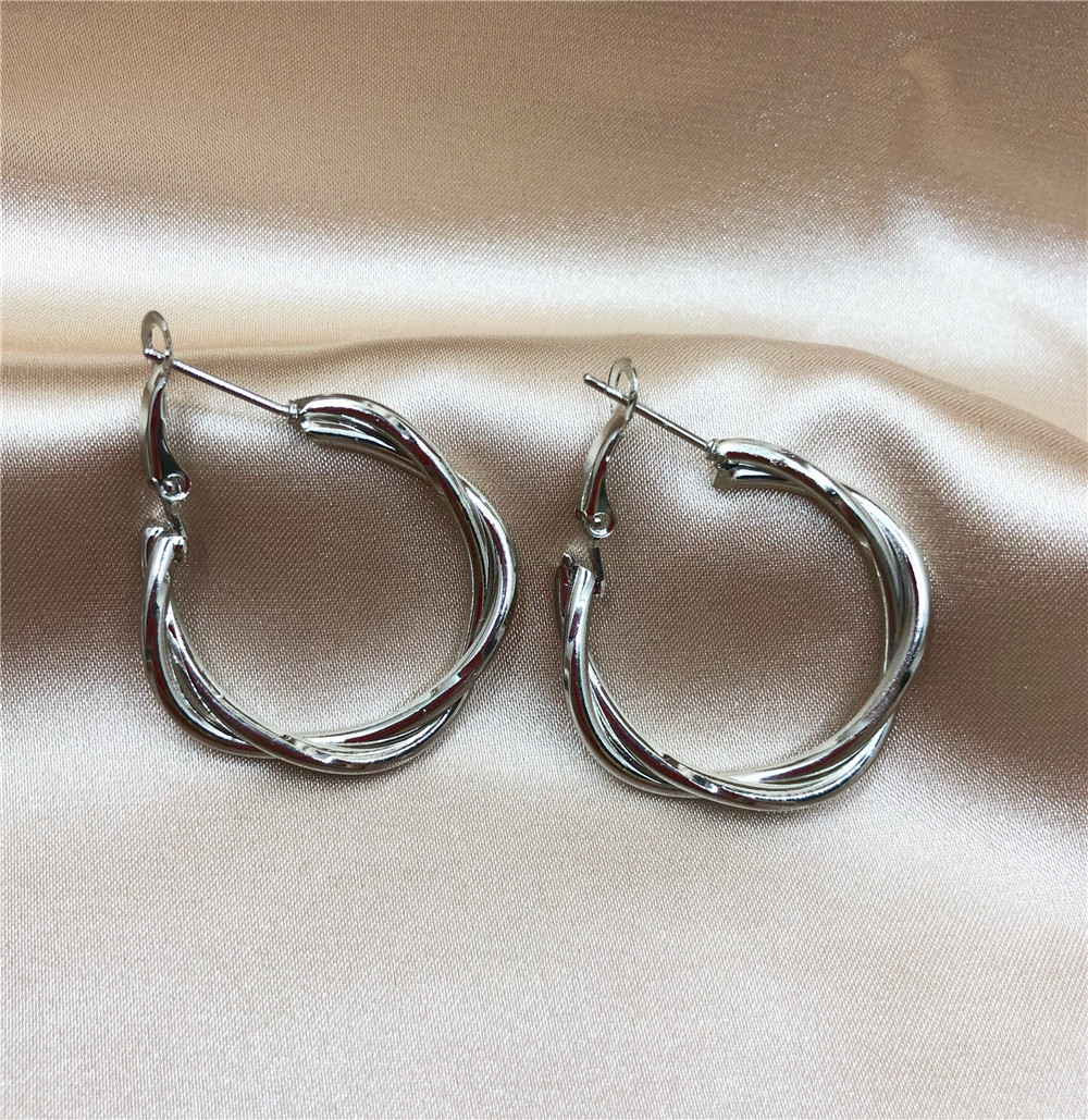 Pendientes de Conejo y Oso de Peluche de Estilo Coreano, Modernos y Lindos para Mujer, Pendientes de Peluche Tridimensionales de Dibujos Animados, Versátiles y Accesorios
